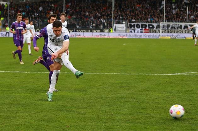 18.02.2024, xrhsx, Fussball 2.Bundesliga, SV Elversberg - VfL Osnabrück emspor, v.l. Hugo Vandermersch (SV Elversberg) erzielt das Tor zum scores the goal 2:0 (DFL DFB REGULATIONS PROHIBIT ANY USE OF PHOTOGRAPHS as IMAGE SEQUENCES and or QUASI-VIDEO) Elversberg