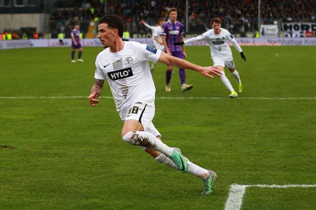 18.02.2024, xrhsx, Fussball 2.Bundesliga, SV Elversberg - VfL Osnabrück emspor, v.l. Torjubel nach dem Tor zum celebrating the goal celebrate 2:0 Hugo Vandermersch (SV Elversberg) (DFL DFB REGULATIONS PROHIBIT ANY USE OF PHOTOGRAPHS as IMAGE SEQUENCES and or QUASI-VIDEO) Elversberg