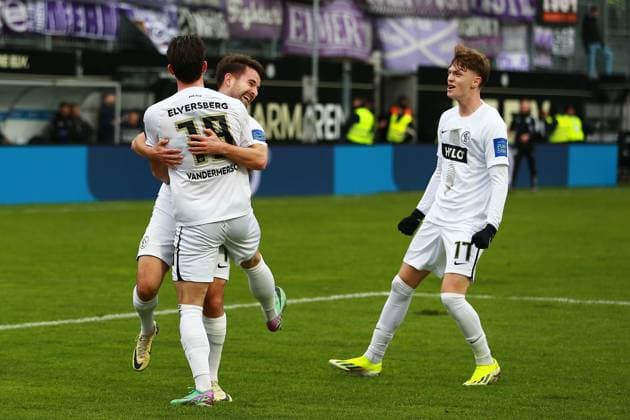 18.02.2024, xrhsx, Fussball 2.Bundesliga, SV Elversberg - VfL Osnabrück emspor, v.l. Torjubel nach dem Tor zum celebrating the goal celebrate 2:0 Hugo Vandermersch (SV Elversberg) (DFL DFB REGULATIONS PROHIBIT ANY USE OF PHOTOGRAPHS as IMAGE SEQUENCES and or QUASI-VIDEO) Elversberg