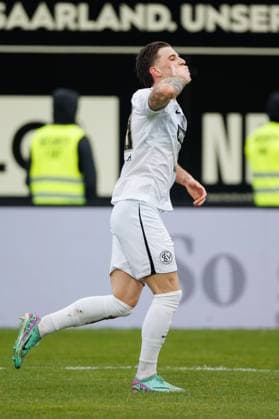 Hugo Vandermersch (SV 07 Elversberg) bejubelt den Treffer zum 2:0, SV Elversberg vs VFL Osnabrueck, Fussball, 2. Bundesliga, 20. Spieltag, Saison 2023 2024, 18.02.2024 SV Elversberg vs VFL Osnabrueck, Fussball, 2. Bundesliga, 20. Spieltag, Saison 2023 2024, 18.02.2024 Elversberg
