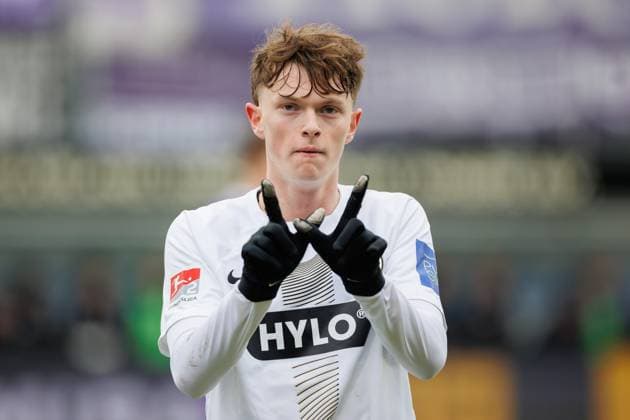 Paul Wanner (SV 07 Elversberg) bejubelt den Treffer zum 3:0, SV Elversberg vs VFL Osnabrueck, Fussball, 2. Bundesliga, 20. Spieltag, Saison 2023 2024, 18.02.2024 SV Elversberg vs VFL Osnabrueck, Fussball, 2. Bundesliga, 20. Spieltag, Saison 2023 2024, 18.02.2024 Elversberg