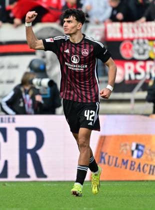 18.02.2024 - Fussball - Saison 2023 2024 - 2. Fussball - Bundesliga - 22. Spieltag: 1. FC Nürnberg FCN ( Club ) - 1. FC Kaiserslautern FCK ( Roten Teufel ) - Sportfoto Zink - xwoxzix - DFL regulations prohibit any use of photographs as image sequences and or quasi-video - only for editorial use - Torjubel Jubel Freude nach Treffer Tor Torschuß zum 1:1 durch Can Yilmaz Uzun (42, 1. FC Nürnberg FCN ) -