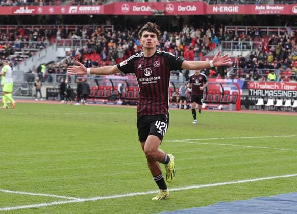 18.02.2024 - Fussball - Saison 2023 2024 - 2. Fussball - Bundesliga - 22. Spieltag: 1. FC Nürnberg FCN ( Club ) - 1. FC Kaiserslautern FCK ( Roten Teufel ) - Sportfoto Zink DaMa - xdaxmax - DFL regulations prohibit any use of photographs as image sequences and or quasi-video - only for editorial use - Jubel Freude Torjubel nach Tor zum 1:1 - Can Yilmaz Uzun (42, 1. FC Nürnberg FCN ) jubelt freut sich - Torschütze: Can Yilmaz Uzun (42, 1. FC Nürnberg FCN )