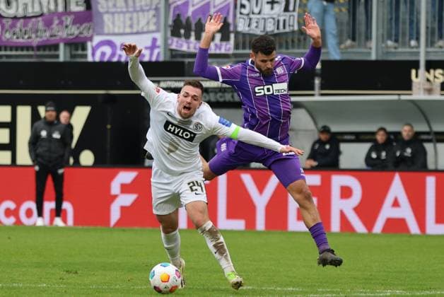 18.02.2024, Fussball, Herren, 2.Bundesliga , 22. Spieltag, Saison 2023 2024, SV 07 Elversberg - VfL Osnabrück, Luca Schnellbacher (SV 07 Elversberg), Dave Gnaase (VfL Osnabrück) Elversberg Ursapharm-Arena an der Kaiserlinde Saarland Deutschland (DE)
