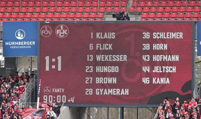 18.02.2024 - Fussball - Saison 2023 2024 - 2. Fussball - Bundesliga - 22. Spieltag: 1. FC Nürnberg FCN ( Club ) - 1. FC Kaiserslautern FCK ( Roten Teufel ) - Sportfoto Zink DaMa - xdaxmax - DFL regulations prohibit any use of photographs as image sequences and or quasi-video - only for editorial use - Anzeigentafel mit Endstand 1:1