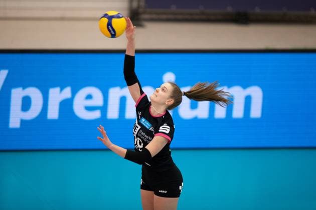 2. Volleyball Bundesliga Frauen Pro: Schwarz-Weiss Erfurt vs.VCO Dresden; 18.02.2024 Pia Mohr ( 10; Schwarz-Weiss Erfurt) 2. Bundesliga Frauen Pro: Schwarz-Weiss Erfurt vs. VCO Dresden; Riethsporthalle Erfurt; 18.02.2024 Copyright: xBEAUTIFULxSPORTS Duehringx
