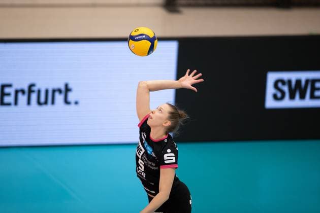 2. Volleyball Bundesliga Frauen Pro: Schwarz-Weiss Erfurt vs.VCO Dresden; 18.02.2024 Isabella Noble ( 5; Schwarz-Weiss Erfurt) 2. Bundesliga Frauen Pro: Schwarz-Weiss Erfurt vs. VCO Dresden; Riethsporthalle Erfurt; 18.02.2024 Copyright: xBEAUTIFULxSPORTS Duehringx