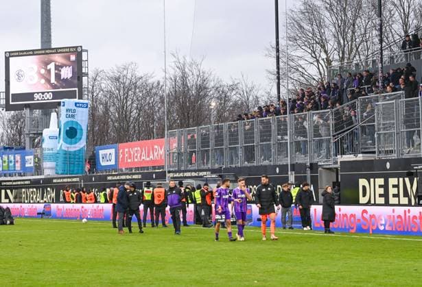Germany, Spiesen-Elversberg, 18.02.2024, Ursapharm-Arena at Kaiserlinde, SV Elversberg vs VfL Osnabrueck - 2. Bundesliga, . fans and players of Osnabrueck after the match Spiesen-Elversberg Ursapharm-Arena at Kaiserlinde Saarland Germany