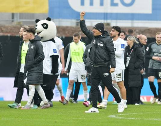 Fussball - 2. Bundesliga - Saison 2023 24 04.02.2024 Ursapharm-Arena SV Elversberg (elv) - VfL Osnabrück (os) 3:1 Trainer Horst STEFFEN (SV Elversberg) Fussball - 2. Bundesliga - SV Elversberg