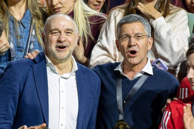 We are the Campion von Head Coach Pablo Laso (FC Bayern Basketball) und Vereinspraesident Herbert Hainer (FC Bayern Muenchen), FC Bayern Basketball vs. Ratiopharm Ulm, Basketball, BBL, Pokal Finale, 18.02.2024 Muenchen Bayern Deutschland
