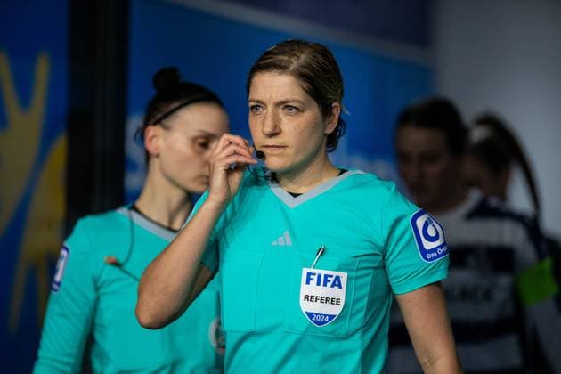 Google Pixel Frauen-Bundesliga 14. Spieltag: MSV Duisburg - 1. FC Köln; 18.02.2024 Karoline Wacker (Schiedsrichterin) Google Pixel Frauen-Bundesliga 14. Spieltag: MSV Duisburg - 1. FC Köln; Schauinsland-Reisen-Arena; Duisburg; 18.02.2024 DFB DFL REGULATIONS PROHIBIT ANY USE OF PHOTOGRAPHS AS IMAGE SEQUENCES AND OR QUASI-VIDEO Copyright: xBEAUTIFULxSPORTS Buriakovx