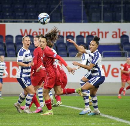 18.02.2024, xgrfx, Fussball 1.Bundesliga Damen, MSV Duisburg Damen - 1.FC Köln Damen emspor, v.l. Vanessa Fürst (MSV Duisburg) (DFL DFB REGULATIONS PROHIBIT ANY USE OF PHOTOGRAPHS as IMAGE SEQUENCES and or QUASI-VIDEO) Duisburg