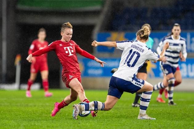 Google Pixel Frauen-Bundesliga 14. Spieltag: MSV Duisburg - 1. FC Köln; 18.02.2024 Laura Donhauser (1. FC Köln, 25) im Zweikampf mit Günster Meret (MSV Duisburg, 10) Google Pixel Frauen-Bundesliga 14. Spieltag: MSV Duisburg - 1. FC Köln; Schauinsland-Reisen-Arena; Duisburg; 18.02.2024 DFB DFL REGULATIONS PROHIBIT ANY USE OF PHOTOGRAPHS AS IMAGE SEQUENCES AND OR QUASI-VIDEO Copyright: xBEAUTIFULxSPORTS Buriakovx