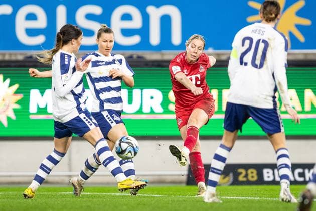 Google Pixel Frauen-Bundesliga 14. Spieltag: MSV Duisburg - 1. FC Köln; 18.02.2024 Sharon Beck (1. FC Köln, 10) bei dem Schuss Google Pixel Frauen-Bundesliga 14. Spieltag: MSV Duisburg - 1. FC Köln; Schauinsland-Reisen-Arena; Duisburg; 18.02.2024 DFB DFL REGULATIONS PROHIBIT ANY USE OF PHOTOGRAPHS AS IMAGE SEQUENCES AND OR QUASI-VIDEO Copyright: xBEAUTIFULxSPORTS Buriakovx