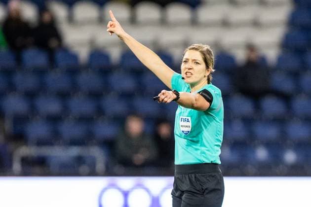 Google Pixel Frauen-Bundesliga 14. Spieltag: MSV Duisburg - 1. FC Köln; 18.02.2024 Karoline Wacker (Schiedsrichterin) Google Pixel Frauen-Bundesliga 14. Spieltag: MSV Duisburg - 1. FC Köln; Schauinsland-Reisen-Arena; Duisburg; 18.02.2024 DFB DFL REGULATIONS PROHIBIT ANY USE OF PHOTOGRAPHS AS IMAGE SEQUENCES AND OR QUASI-VIDEO Copyright: xBEAUTIFULxSPORTS Buriakovx