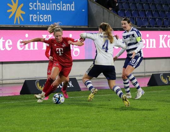 18.02.2024, xgrfx, Fussball 1.Bundesliga Damen, MSV Duisburg Damen - 1.FC Köln Damen emspor, v.l. Kara Bathmann (MSV Duisburg) (DFL DFB REGULATIONS PROHIBIT ANY USE OF PHOTOGRAPHS as IMAGE SEQUENCES and or QUASI-VIDEO) Duisburg