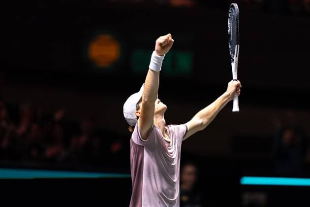 2024-02-18 ABN AMRO Open 2024 - Day 7 ROTTERDAM, NETHERLANDS - FEBRUARY 18: Jannik Sinner of Italy is seen celebrating after winning the tournament during Day 7 of the ABN AMRO Open 2024 at Ahoy on February 18, 2024 in Rotterdam, Netherlands. (Photo by Joris Verwijst BSR Agency) Rotterdam Netherlands Content not available for redistribution in The Netherlands directly or indirectly through any third parties. Copyright: xBSRxAgencyx