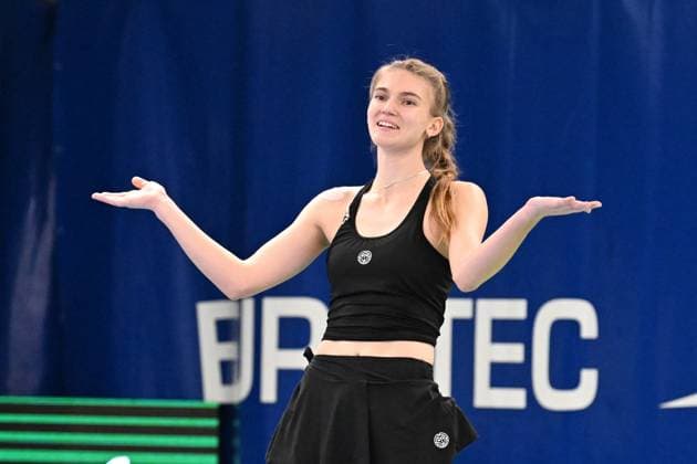 Siegerin Julia Avdeeva (RUS) nach dem Matchball Burgwaechter Ladies Open 2024, Damentennis, ITF Weltranglistenturnier, Finale, Einzel, Alison Van Uytvanck (BEL) vs. Julia Avdeeva (RUS), 18.02.2024 Burgwaechter Ladies Open 2024, Damentennis, ITF Weltranglistenturnier, 12.-18.02.2024 Altenkirchen Copyright: xAugstx xEibner-Pressefotox EP_jat