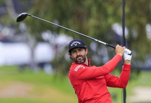 February 18, 2024, Pacific Palisades, California, USA: Adam Hadwin swings at the 15th tee during the Final Round of the 2024 Genesis Invitational Golf Tournament on Sunday February 18, 2024 at the Riviera Country Club in Pacific Palisades, California. ARIANA RUIZ PI Pacific Palisades U.S - ZUMAp124 20240218_zaa_p124_034 Copyright: xArianaxRuizx