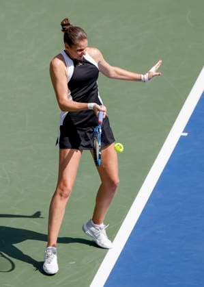 Karolina Pliskova, Dubai Duty Free Tennis Championships, Dubai, U.A.E. Tennis - Dubai Tennis Championships - WTA, Tennis Damen - Dubai Duty Free Tennis Stadium - Dubai - - United Arab Emirates - 19 February 2024. Copyright: xJuergenxHasenkopfx
