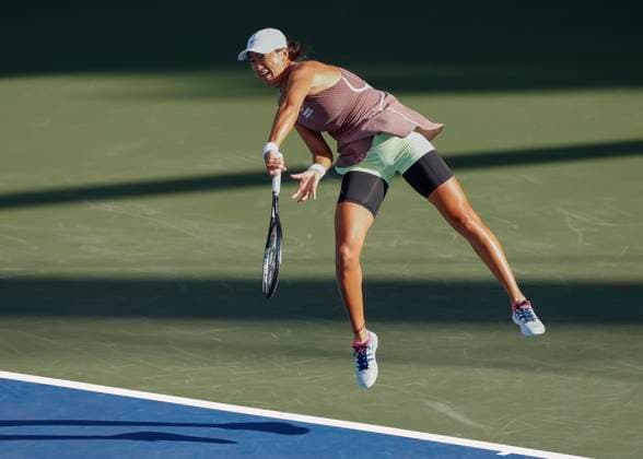 Xiju Wang (CHN), Dubai Duty Free Tennis Championships, Dubai, U.A.E. Tennis - Dubai Tennis Championships 2024 - WTA, Tennis Damen - Dubai Duty Free Tennis Stadium - Dubai - - United Arab Emirates - 19 February 2024. Copyright: xJuergenxHasenkopfx