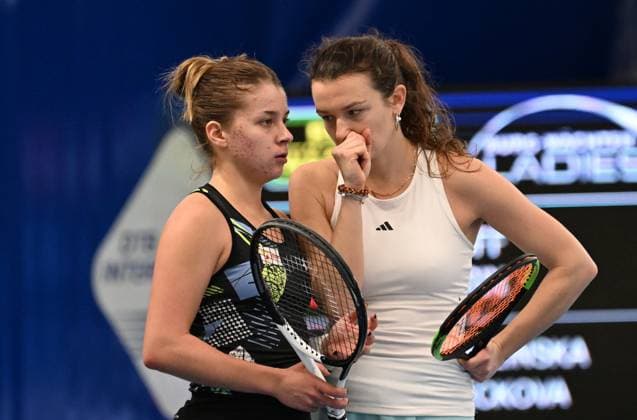 Turniersiegerinnen Maja Chwalinska (POL li) Jesika Maleckova (CZE re) Burgwaechter Ladies Open 2024, Damentennis, ITF Weltranglistenturnier, Finale Doppel, Julia Lohoff (GER) Conny Perrin (CHF) vs. Maja Chwalinska (POL) Jesika Maleckova )CZE), 18.02.2024 Burgwaechter Ladies Open 2024, Damentennis, ITF Weltranglistenturnier, 12.-18.02.2024 Altenkirchen Copyright: xAugstx xEibner-Pressefotox EP_jat
