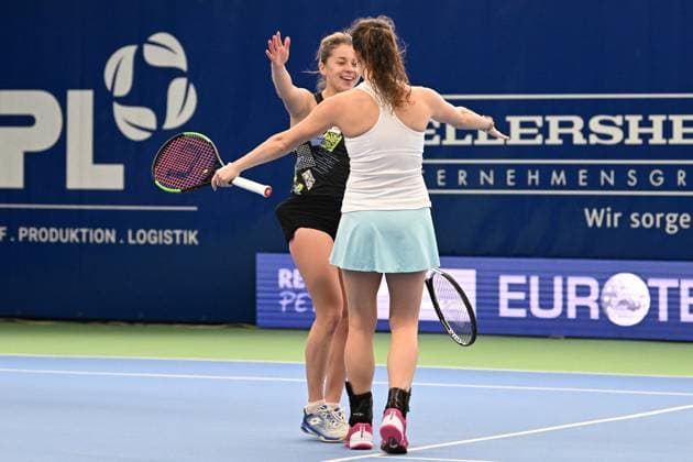 Jubel ueber ihren Sieg bei Maja Chwalinska (POL li) Jesika Maleckova (CZE re) Burgwaechter Ladies Open 2024, Damentennis, ITF Weltranglistenturnier, Finale Doppel, Julia Lohoff (GER) Conny Perrin (CHF) vs. Maja Chwalinska (POL) Jesika Maleckova )CZE), 18.02.2024 Burgwaechter Ladies Open 2024, Damentennis, ITF Weltranglistenturnier, 12.-18.02.2024 Altenkirchen Copyright: xAugstx xEibner-Pressefotox EP_jat