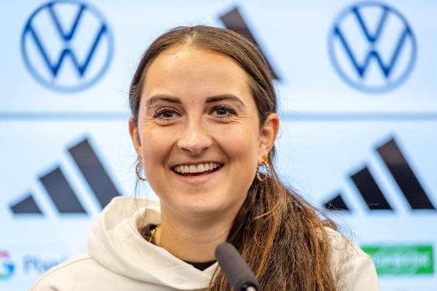 Sara Daebritz (Deutschland) laechelnd, GER, DFB, Fussball Nationalmannschaft Frauen, Pressekonferenz, DFB Campus, 20.02.2024 GER, DFB, Fussball Nationalmannschaft Frauen, Pressekonferenz, DFB Campus, 20.02.2024 Frankfurt Copyright: xEibner-Pressefoto FlorianxWieganx EP_FWD