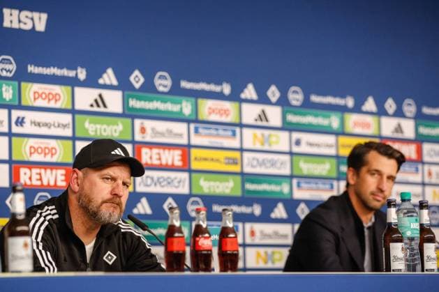 der neue Trainer Steffen Baumgart Sportdirektor Jonas Boldt ( HSV ) Deutschland , Hamburg , Volksparkstadion , Fussball , Bundesliga , 2. Fussball Bundesliga , Hamburger SV Pressekonferenz