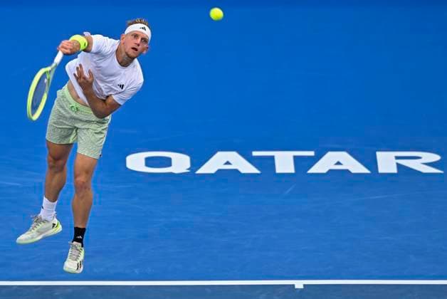 ATP, Tennis Herren Qatar Exxonmobil Open Tennis Tournament 2024 Alejandro Davidovich Fokina of Spain is playing against Jakub Mensik of the Czech Republic in his round of 32 singles match at the ATP Qatar ExxonMobil Open tennis tournament at the Khalifa International Tennis Complex in Doha, Qatar, on February 20, 2024. DOHA Qatar  Copyright: xNoushadxThekkayilx originalFilename:varittyakkal-atpqatar240220_npO2B.jpg