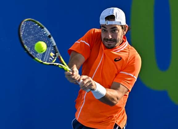 ATP, Tennis Herren Qatar Exxonmobil Open Tennis Tournament 2024 Giulio Zeppieri of Italy is playing against Emil Ruusuvuori of Finland in his round of 32 singles match at the ATP Qatar ExxonMobil Open tennis tournament at the Khalifa International Tennis Complex in Doha, Qatar, on February 20, 2024. DOHA Qatar  Copyright: xNoushadxThekkayilx originalFilename:varittyakkal-atpqatar240220_npzgd.jpg