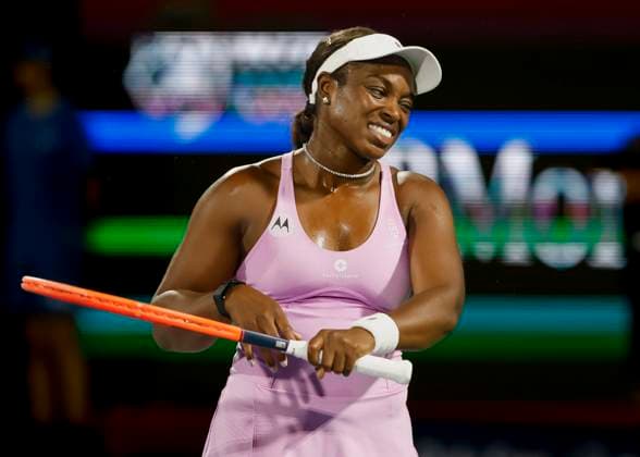 Sloane Stephens reagiert veraergert, Aerger, enttaeuscht, Enttaeuschung, Emotion, Dubai Duty Free Tennis Championships, Dubai, U.A.E. Tennis - Dubai Tennis Championships 2024 - WTA, Tennis Damen - Dubai Duty Free Tennis Stadium - Dubai - - United Arab Emirates - 20 February 2024. Copyright: xJuergenxHasenkopfx