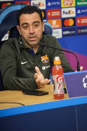 champions league press conference, PK, Pressekonferenz between Naples and Barcelona 20 02 2024 Naples, pre-match press conference of the 2024 Champions League between Naples and Barcelona valid for the round of 16 In the picture: coach fc Barcellona Xavi NAPOLI stadio Diego Armando Maradona CAMPANIA ITALIA Copyright: xFABIOxSASSOxFabioxSassox IMG_3509