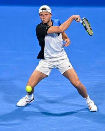 ATP, Tennis Herren Qatar Exxonmobil Open Tennis Tournament 2024 Alexandre Muller of France is playing against Andy Murray of Great Britain in his round of 32 singles match at the ATP Qatar ExxonMobil Open tennis tournament at the Khalifa International Tennis Complex in Doha, Qatar, on February 20, 2024. DOHA Qatar  Copyright: xNoushadxThekkayilx originalFilename:varittyakkal-atpqatar240220_nphtu.jpg