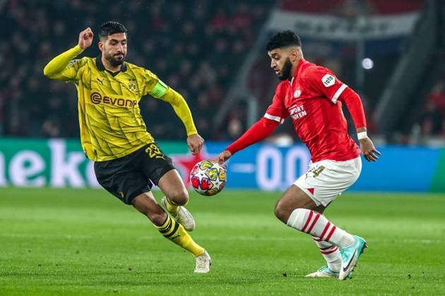 Emre Can (Borussia Dortmund BVB, 23) im Zweikampf gegen Ismael Saibari (PSV Eindhoven, 34), NLD, PSV Eindhoven vs. Borussia Dortmund BVB, UEFA Champions League 2023 24 - Achtefinale, Hinspiel, 20.02.2024, NLD, PSV Eindhoven vs. Borussia Dortmund BVB, UEFA Champions League 2023 24 - Achtefinale, Hinspiel, 20.02.2024, Foto: Eibner-Pressefoto Gabriel Boia EIndhoven Copyright: xEibner-Pressefoto GabrielxBoiax EP_EER