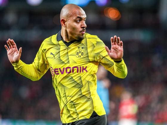 Sport Bilder des Tages Tor, Torjubel, zum 0:1 durch Donyell Malen (Borussia Dortmund BVB, 21), NLD, PSV Eindhoven vs. Borussia Dortmund BVB, UEFA Champions League 2023 24 - Achtefinale, Hinspiel, 20.02.2024, NLD, PSV Eindhoven vs. Borussia Dortmund BVB, UEFA Champions League 2023 24 - Achtefinale, Hinspiel, 20.02.2024, Foto: Eibner-Pressefoto Gabriel Boia EIndhoven Copyright: xEibner-Pressefoto GabrielxBoiax EP_EER