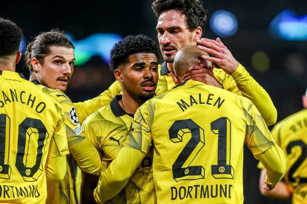 Tor, Torjubel, zum 0:1 durch Donyell Malen (Borussia Dortmund BVB, 21, NLD, PSV Eindhoven vs. Borussia Dortmund BVB, UEFA Champions League 2023 24 - Achtefinale, Hinspiel, 20.02.2024, NLD, PSV Eindhoven vs. Borussia Dortmund BVB, UEFA Champions League 2023 24 - Achtefinale, Hinspiel, 20.02.2024, Foto: Eibner-Pressefoto Gabriel Boia EIndhoven Copyright: xEibner-Pressefoto GabrielxBoiax EP_EER