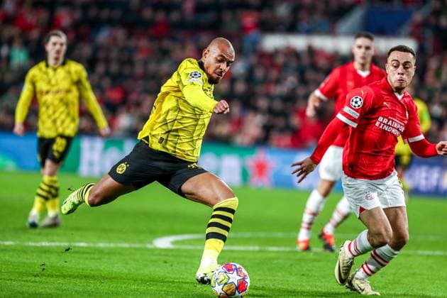 Donyell Malen (Borussia Dortmund BVB, 21) schießt schiesst das Tor zum 0:1, NLD, PSV Eindhoven vs. Borussia Dortmund BVB, UEFA Champions League 2023 24 - Achtefinale, Hinspiel, 20.02.2024, NLD, PSV Eindhoven vs. Borussia Dortmund BVB, UEFA Champions League 2023 24 - Achtefinale, Hinspiel, 20.02.2024, Foto: Eibner-Pressefoto Gabriel Boia EIndhoven Copyright: xEibner-Pressefoto GabrielxBoiax EP_EER