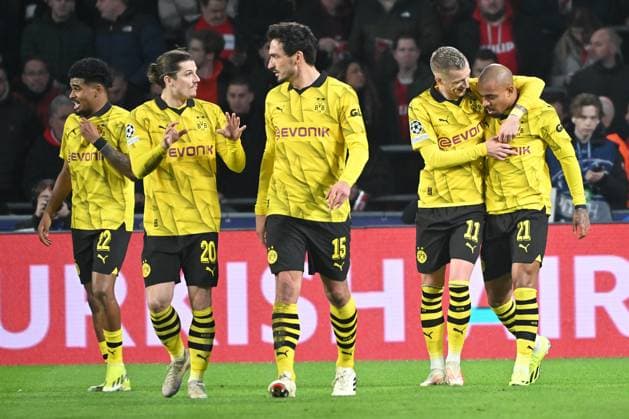 Eindhoven, Philips Stadion, 20.02.24, GER, Herren, UEFA Champions League, Saison 2023-2024, PSV Eindhoven - Borussia Dortmund Bild: Donyell MALEN (Dortmund) jubelt nach seinem Tor zum 0:1 Only for editorial use! UEFA regulations prohibit any use of photographs as image sequences and or quasi-video. Nordbrabant Niederlande