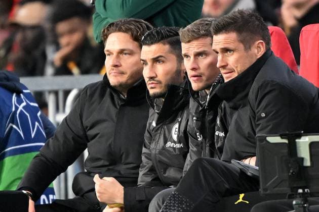Eindhoven, Philips Stadion, 20.02.24, GER, Herren, UEFA Champions League, Saison 2023-2024, PSV Eindhoven - Borussia Dortmund Bild: v.li. Trainer Edin TERZIC (Dortmund), Co-Trainer Nuri SAHIN (Dortmund), Co-Trainer Sven BENDER (Dortmund) und Sportdirektor Sebastian KEHL (Dortmund) Only for editorial use! UEFA regulations prohibit any use of photographs as image sequences and or quasi-video. Nordbrabant Niederlande