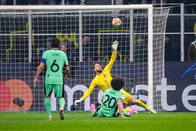MILAN, ITALY - FEBRUARY 20: goalkeeper Jan Oblak of Atletico de Madrid in action during the UEFA Champions League 2023 24 round of 16 first leg match between FC Internazionale and AtlÃ tico Madrid at Stadio Giuseppe Meazza on February 20, 2024 in Milan, Italy. Copyright: xJustPictures.ch JarixPestelaccix jp-en-EuSpIm-JPH09780-20240220