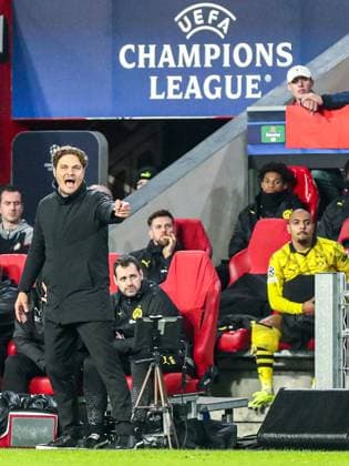 Edin Terzic (Borussia Dortmund BVB, Chef-Trainer) gestikuliert, Gestik, Donyell Malen (Borussia Dortmund BVB, 21), NLD, PSV Eindhoven vs. Borussia Dortmund BVB, UEFA Champions League 2023 24 - Achtefinale, Hinspiel, 20.02.2024, NLD, PSV Eindhoven vs. Borussia Dortmund BVB, UEFA Champions League 2023 24 - Achtefinale, Hinspiel, 20.02.2024, Foto: Eibner-Pressefoto Gabriel Boia EIndhoven Copyright: xEibner-Pressefoto GabrielxBoiax EP_EER