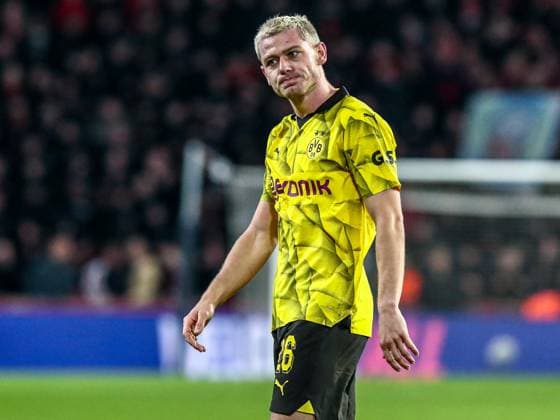 Julian Ryerson (Borussia Dortmund BVB, 26) unzufrieden, enttäuscht enttaeuscht nach dem Spiel, NLD, PSV Eindhoven vs. Borussia Dortmund BVB, UEFA Champions League 2023 24 - Achtefinale, Hinspiel, 20.02.2024, NLD, PSV Eindhoven vs. Borussia Dortmund BVB, UEFA Champions League 2023 24 - Achtefinale, Hinspiel, 20.02.2024, Foto: Eibner-Pressefoto Gabriel Boia EIndhoven Copyright: xEibner-Pressefoto GabrielxBoiax EP_EER