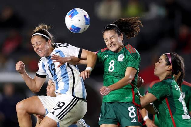Carson, United States, February 20th 2024: Mariana Larroquette of Argentina and Alexia Delgado of Mexico head the ball in the second half during the Concacaf Women Gold Cup 2024 football match between Mexico and Argentina at Dignity Health Sports Park in Carson, United States. (Katelyn Mulcahy SPP) Copyright: xKatelynxMulcahyx xSPPx spp-en-KaMuSp-20240220_WGoldCup_MexicovArgentinaKM1243