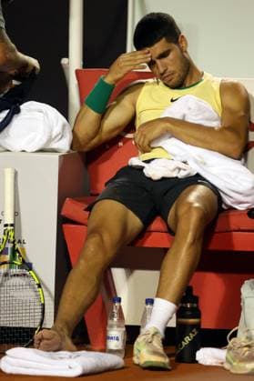 20th February 2024: Jockey Club, Brasileiro, Brazil: Rio Open Tennis tournament: Carlos Alcaraz (ESP) falls and injures his ankle against Thiago Monteiro (BRA) and had to retire from the match  ActionPlus12610842 DiaEsportivo