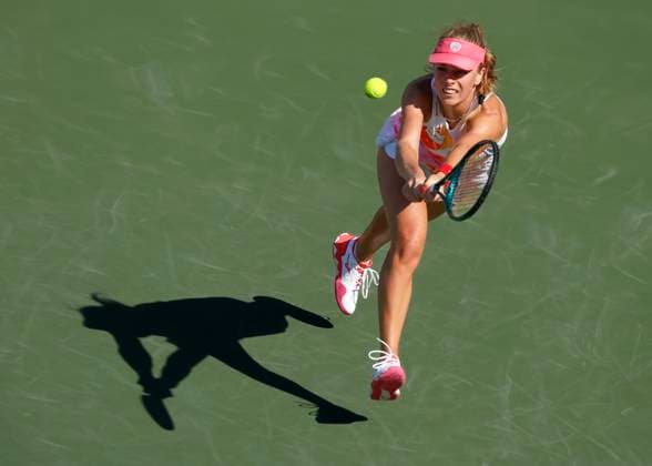 Magdalena Frech, Dubai Duty Free Tennis Championships, Dubai, U.A.E. Tennis - Dubai Tennis Championships 2024 - WTA, Tennis Damen - Dubai Duty Free Tennis Stadium - Dubai - - United Arab Emirates - 21 February 2024. Copyright: xJuergenxHasenkopfx