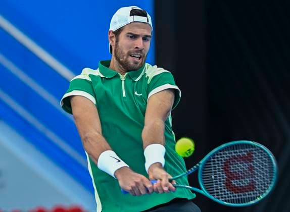 ATP, Tennis Herren Qatar Exxonmobil Open Tennis Tournament 2024 Karen Khachanov is playing against Fabian Marozsan of Hungary in his round of 16 singles match at the ATP Qatar ExxonMobil Open tennis tournament at the Khalifa International Tennis Complex in Doha, Qatar, on February 21, 2024. DOHA Qatar  Copyright: xNoushadxThekkayilx originalFilename:varittyakkal-atpqatar240221_npfRB.jpg