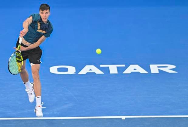 ATP, Tennis Herren Qatar Exxonmobil Open Tennis Tournament 2024 Fabian Marozsan of Hungary is playing against Karen Khachanov in his round of 16 singles match at the ATP Qatar ExxonMobil Open tennis tournament at the Khalifa International Tennis Complex in Doha, Qatar, on February 21, 2024. DOHA Qatar  Copyright: xNoushadxThekkayilx originalFilename:varittyakkal-atpqatar240221_nppcy.jpg