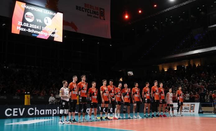 BR Volleys Mannschaft vor Sielbeginn Volleyball CEV Champions League Viertelfinale Herren Saison 2023 2024 21.02.2024 BR Volleys Berlin BRV vs. Itas Trentino