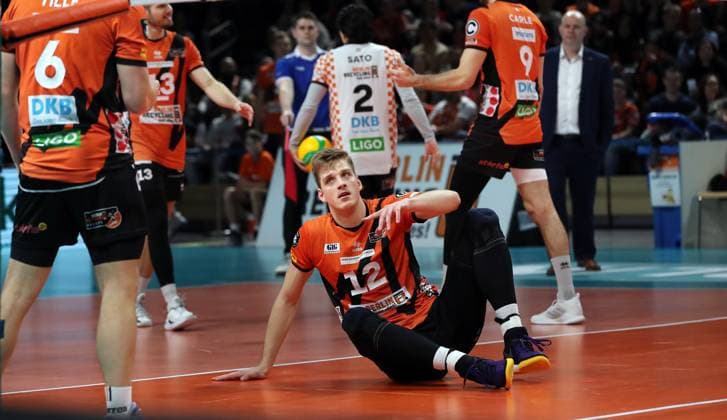 Sport Bilder des Tages Saso Stalekar nach Punktverlust enttäuscht Volleyball CEV Champions League Viertelfinale Herren Saison 2023 2024 21.02.2024 BR Volleys Berlin BRV vs. Itas Trentino